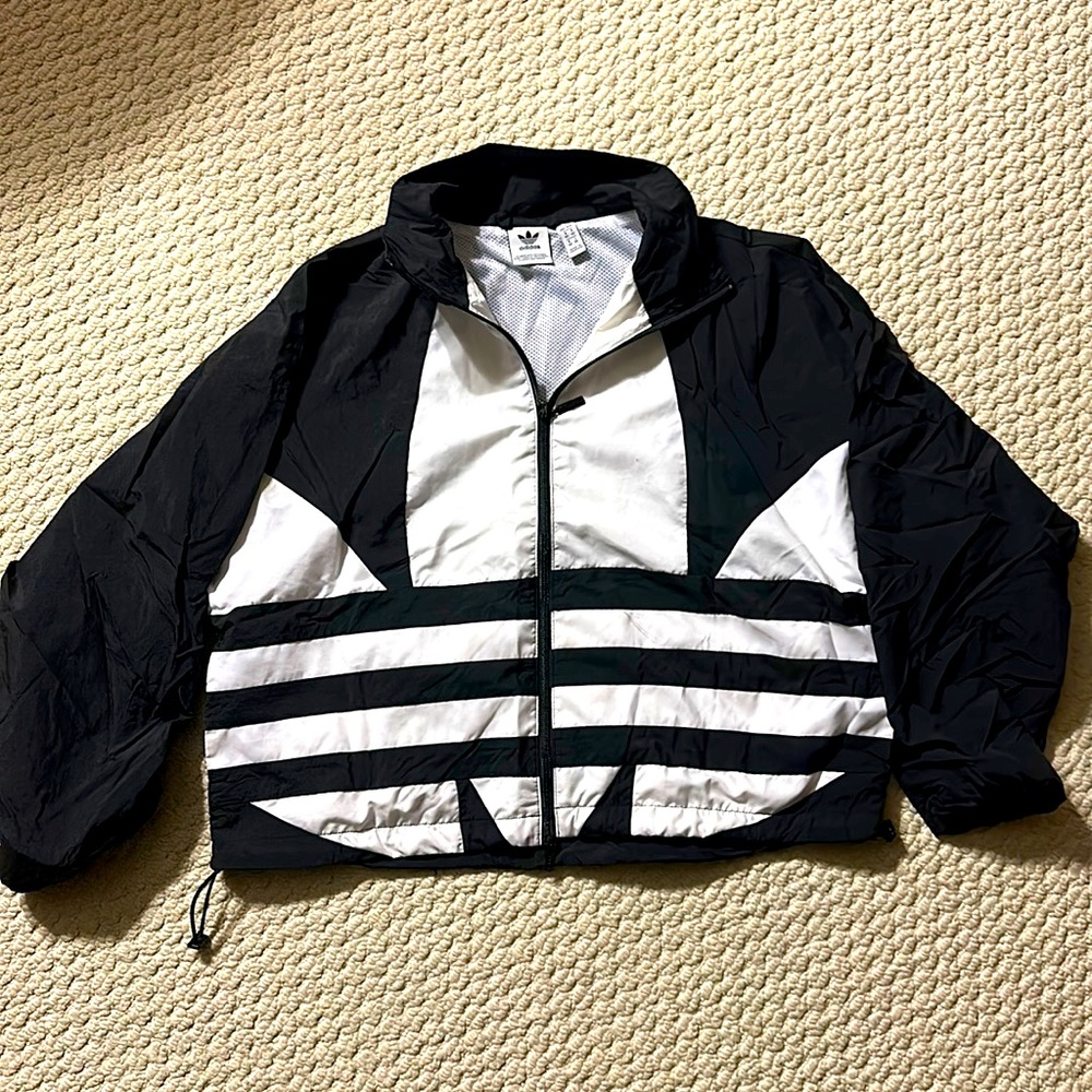 SOLD———>Adidas cropped windbreaker track jacket